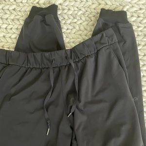 Lululemon Jogger 28”